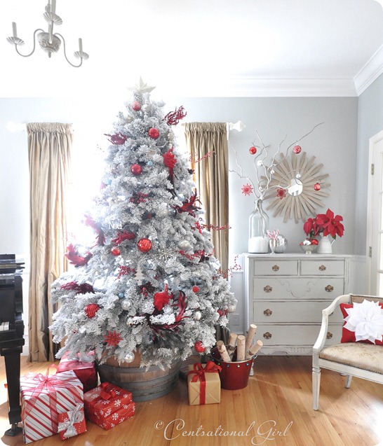 crimson-and-white-christmas-tree-cg2