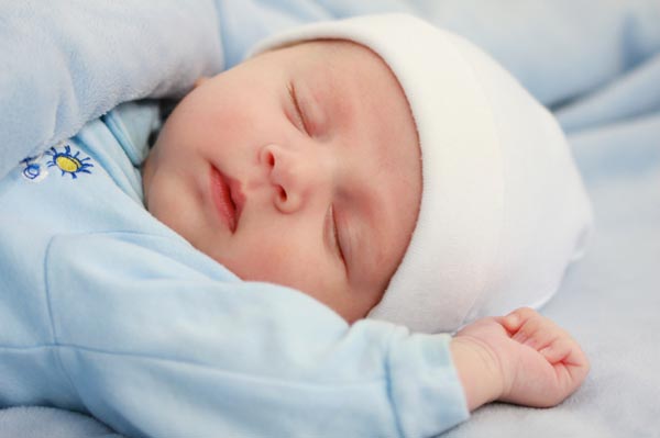newborn-baby-boy-sleeping