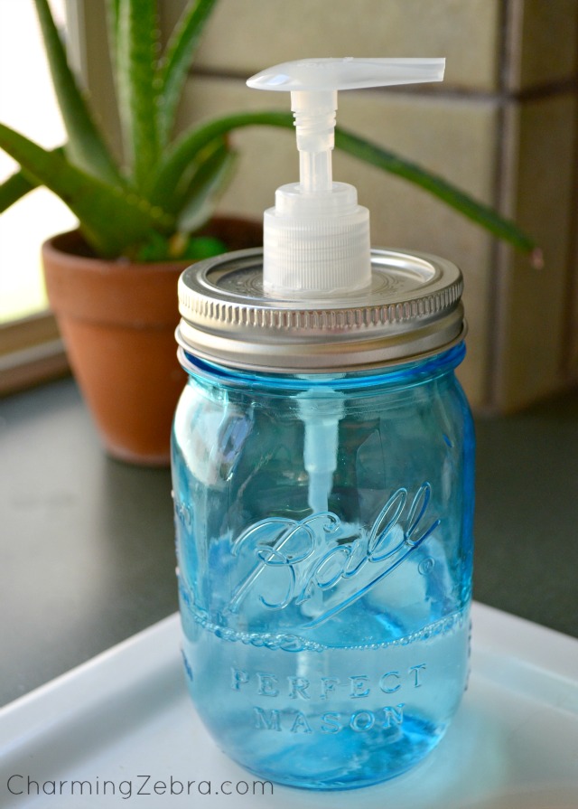 7-12-13n-068-Mason-jar-soap-dispenser-@-CharmingZebra.com_
