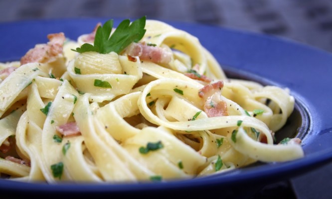 pasta_bacon_and_eggs_005-666x399