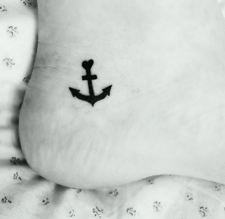 small_tattoo_placement_ideas_anchor_ankle